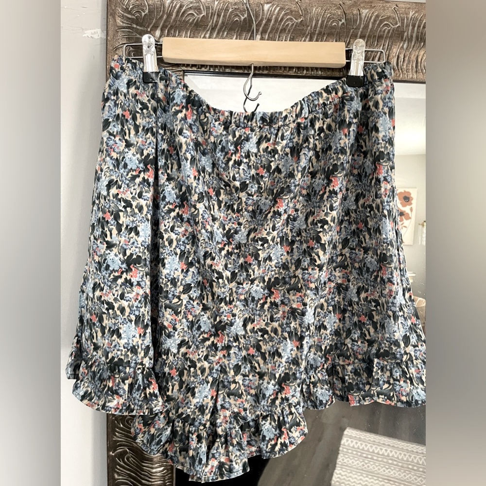 Maternity Floral Print Ruffle Hem Shorts